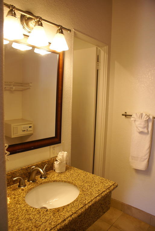 Days Harbor View Hotel San Diego